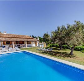 4 Bedroom villa with a pool near Pollensa, sleeps 8